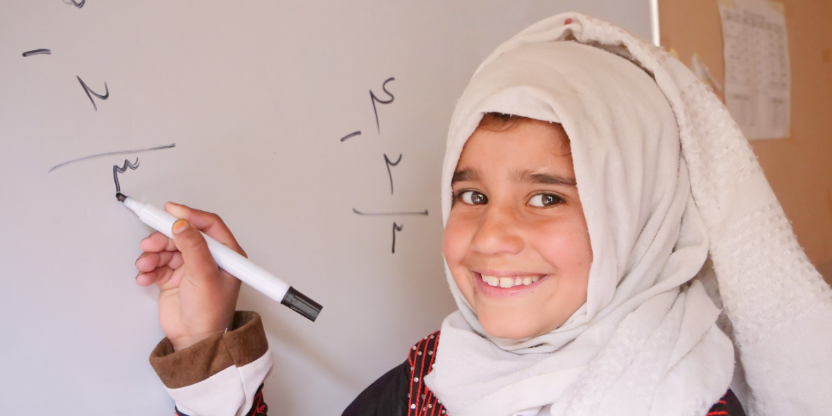 „Naučila jsem se číst a psát,“ říká Rahila. Do komunitních vzdělávacích kurzů v Afghánistánu jsme zapsali přes 9 500 dětí 