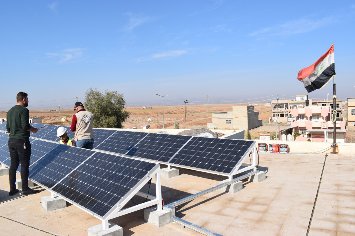 Solární panely přinášejí světlo do iráckých tříd⛅