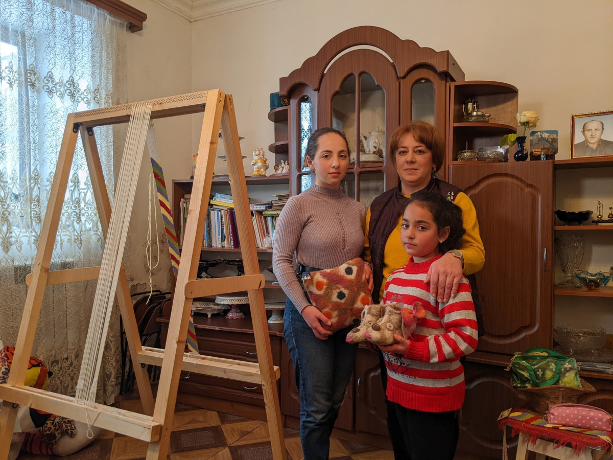 Tkaní koberců v Arménii oslovuje i mladou generaci