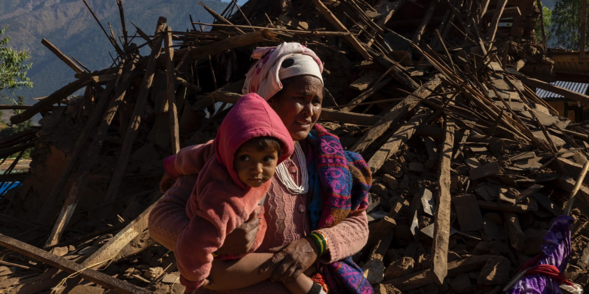 Po ničivém zemětřesení v Nepálu pomáháme s okamžitou obnovou výuky