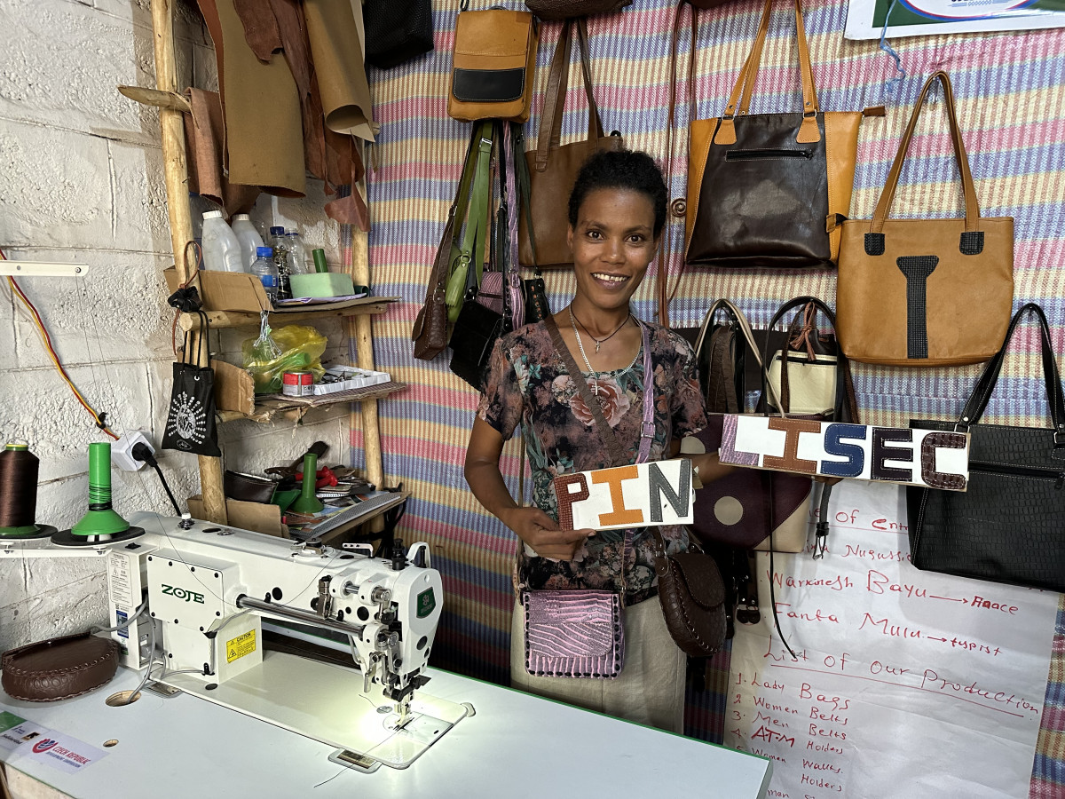 Příběh Fasiky: Jak se v Etiopii uživit prodejem výrobků z kůže