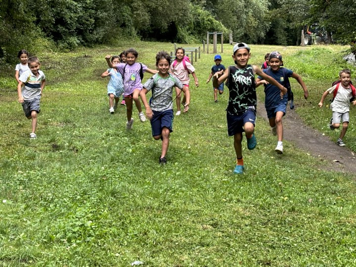 Do bazénu, muzea i přírody! Předškolní klub pražské pobočky si užil léto