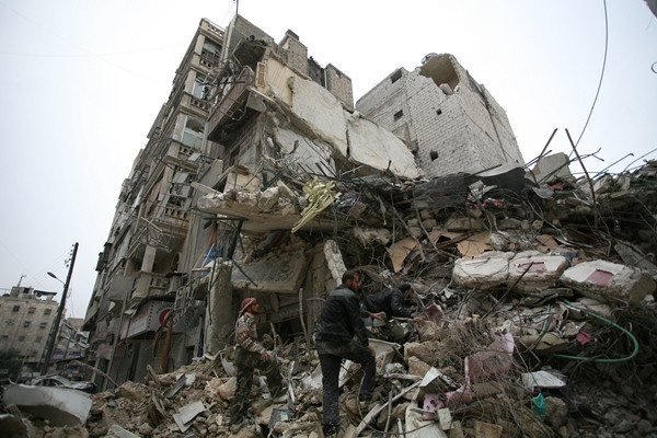 Aleppo od obklíčení dělí jen několik set metrů