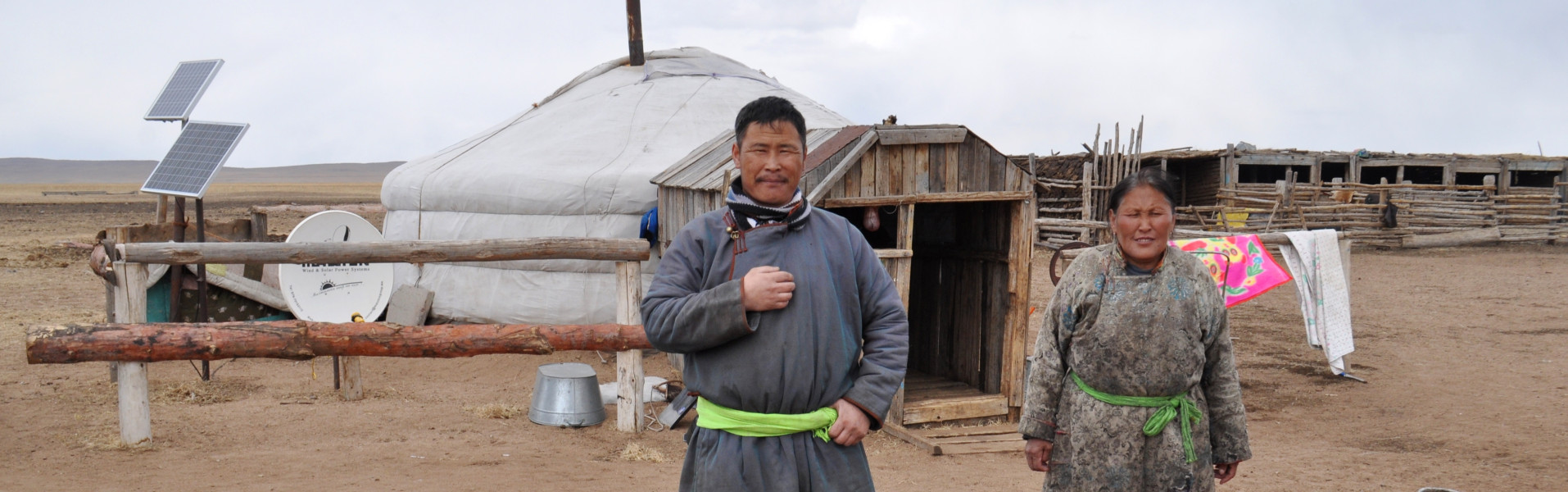Zvířata jsou zesláblá a umírají. Člověk v tísni v Mongolsku zmírňuje tragédii dzudu