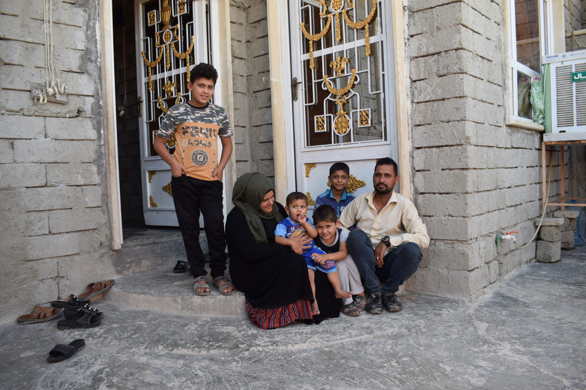 “Teď si můžeme dovolit mít tři jídla denně.” Díky zprostředkovanému zaměstnání může irácká rodina žít normální život 