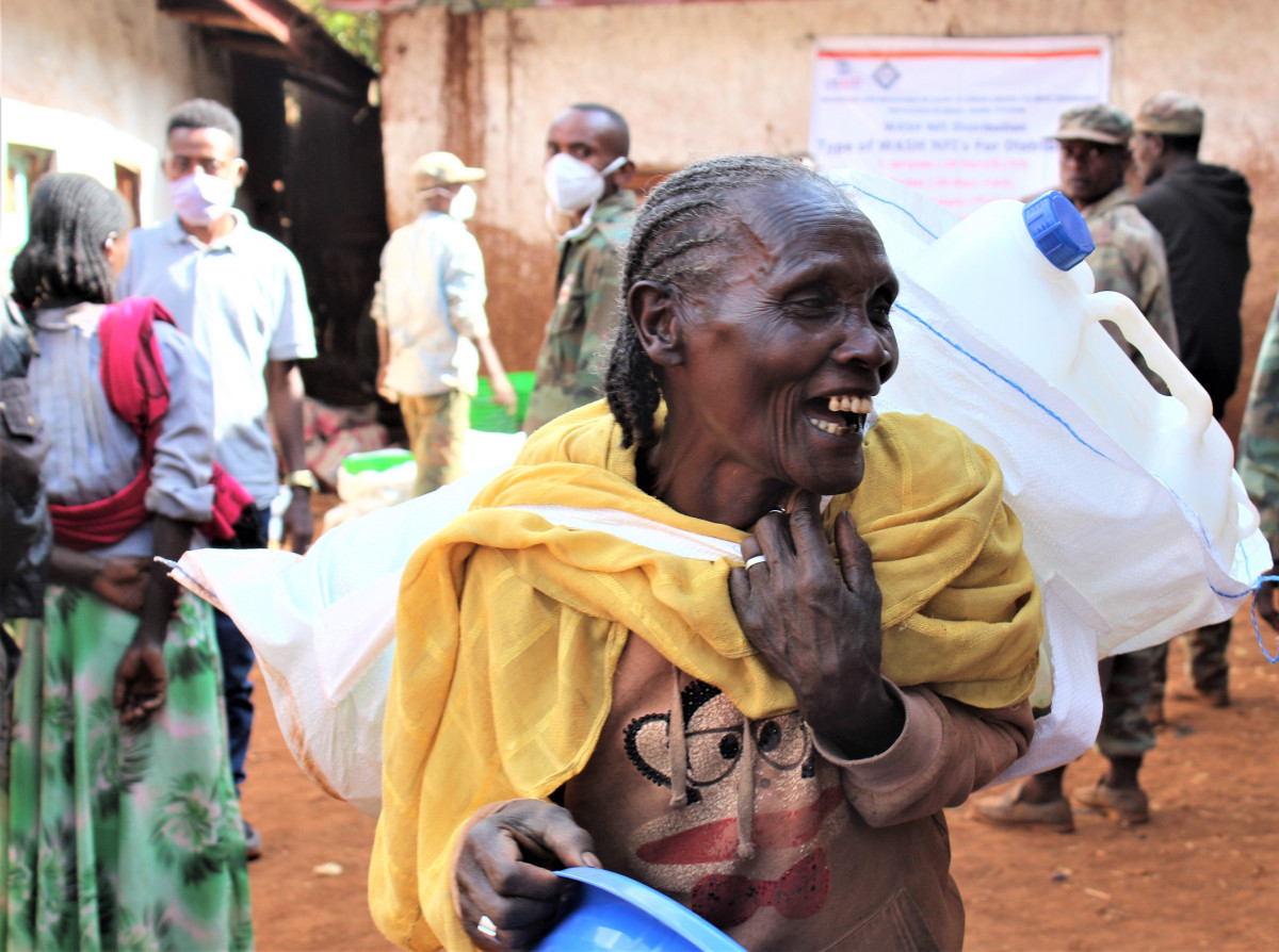 V boji proti pandemii koronaviru jsme podpořili více než 80 000 Etiopanů. Jsou mezi nimi ženy s dětmi, lidé s postižením i senioři