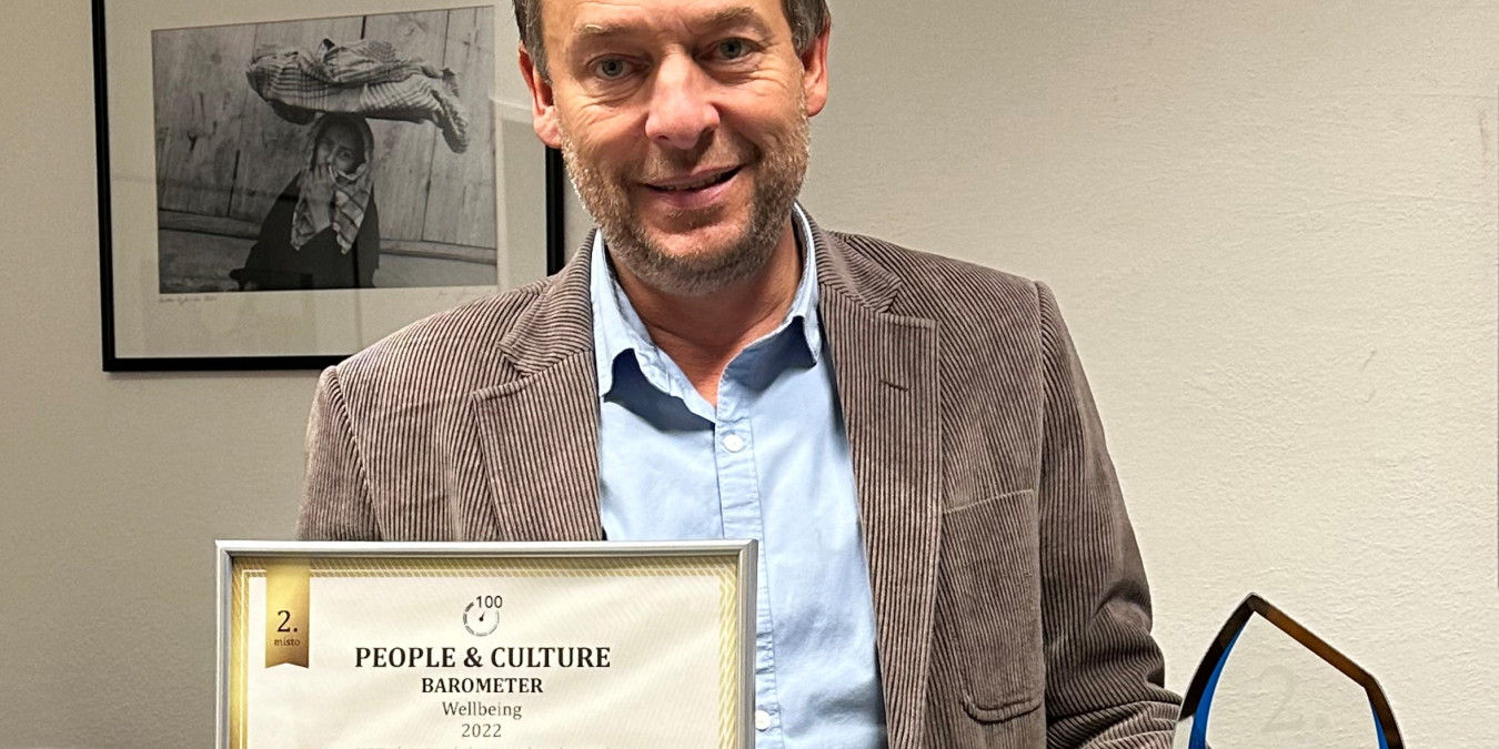 Wellbeing umíme! Člověk v tísni byl oceněn druhým místem v hodnocení firemního wellbeingu v People & Culture Barometer